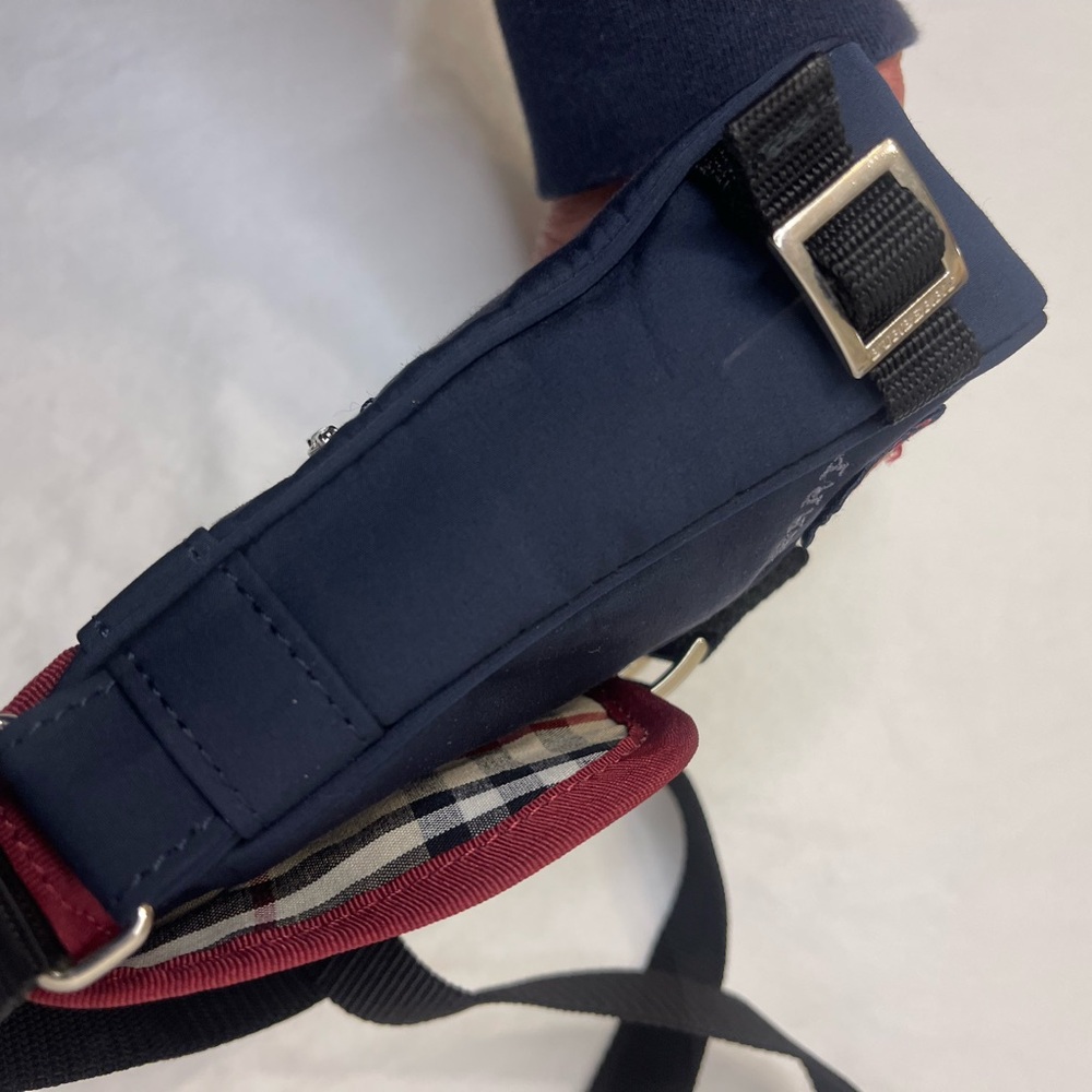 Burberry London Nylon Mini Bag 6" X
6.5 X 2" EUC - Picture 8 of 16